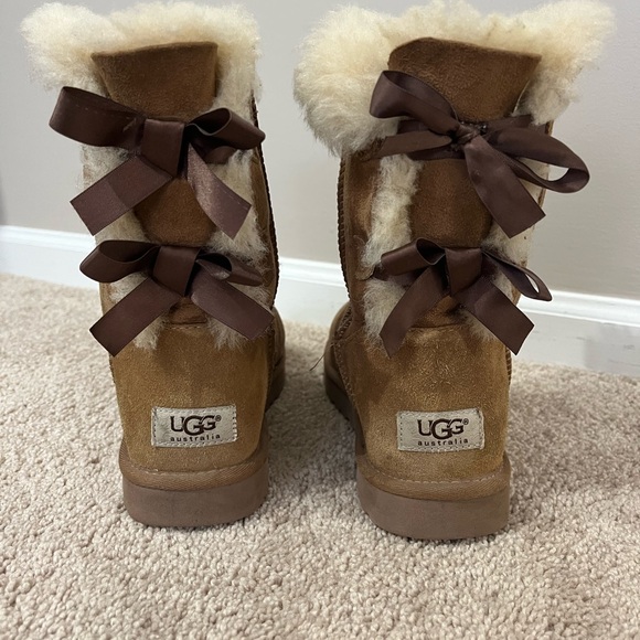 UGG Women's Tan Boots with Shearling and Bows - Picture 1 of 7